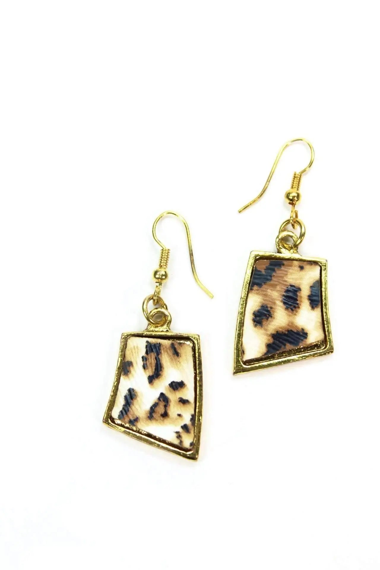 View details for Leopard Design Pendant Necklace Set