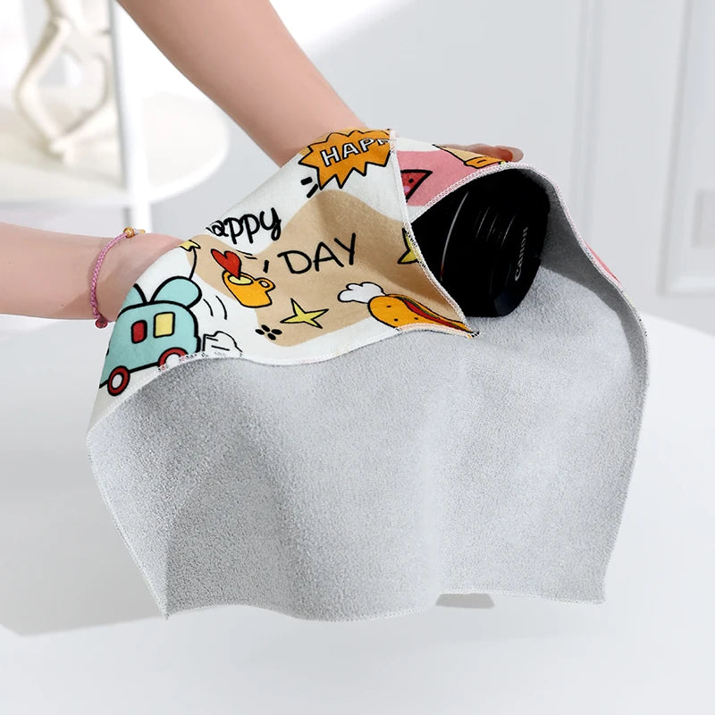 The Magic Makeup Bag: Effortless Organization & Elegance