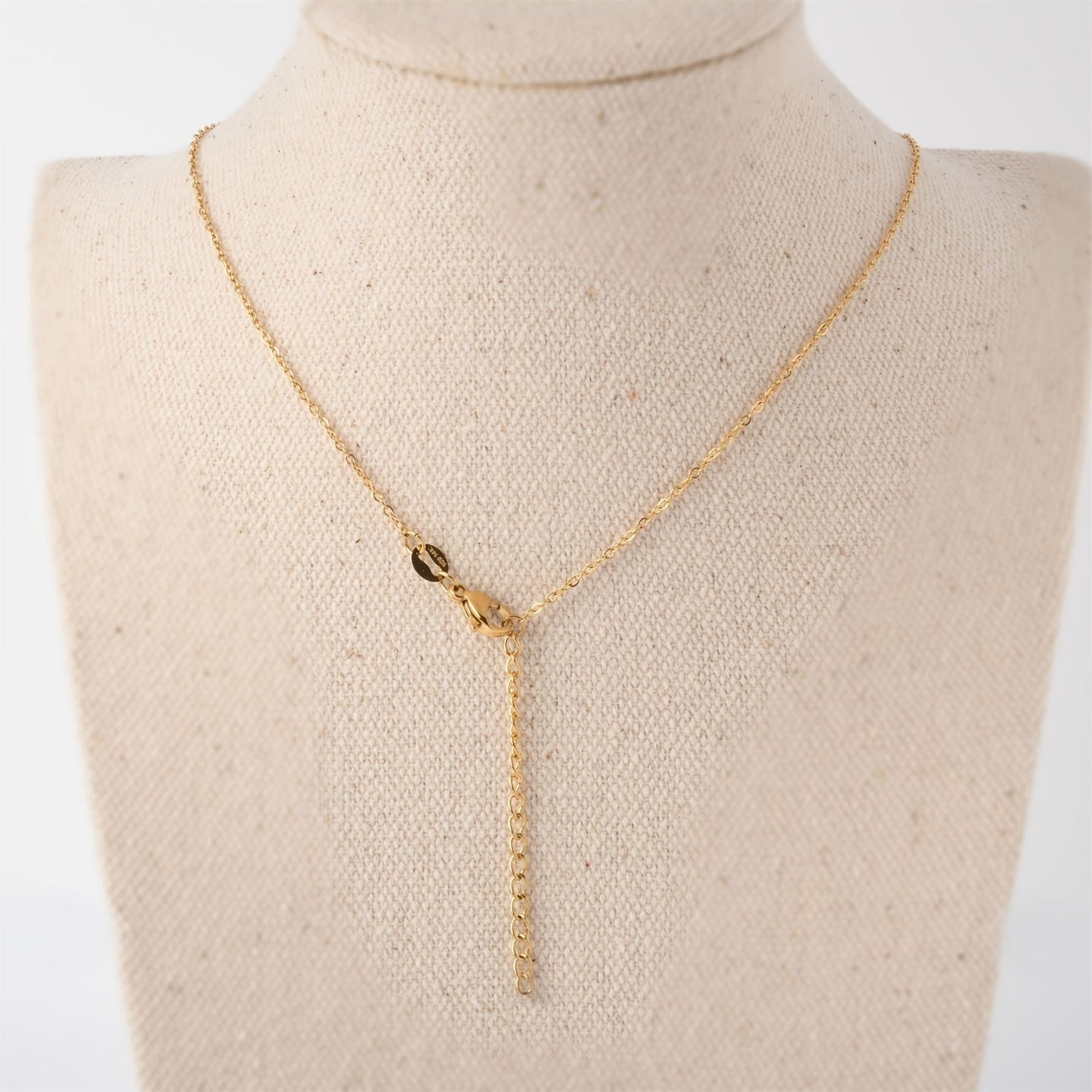 View details for Simple Flower Shape Pendant Necklace Inlaid Shiny Zircon 18K Gold