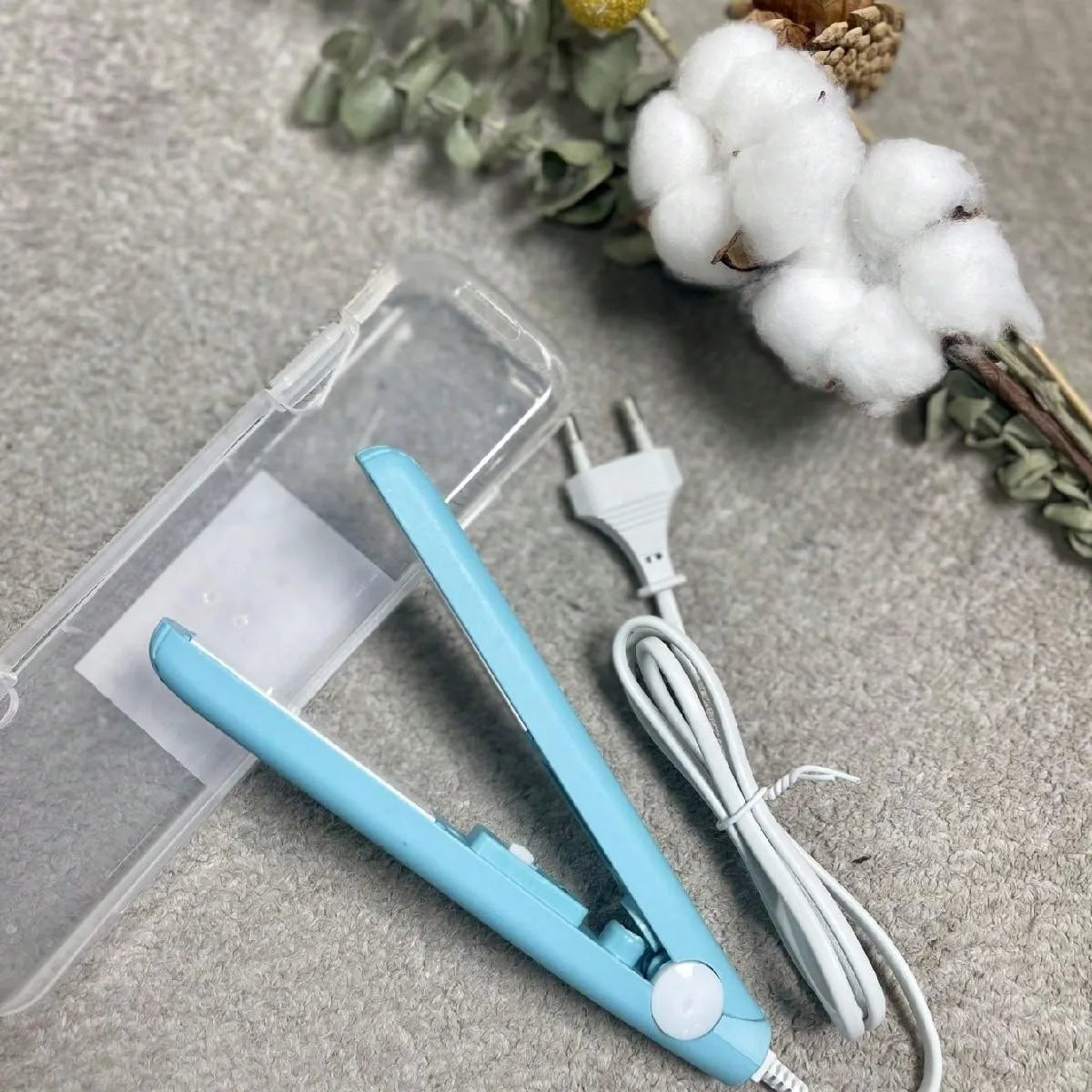 Mini Hair Straightener, Multi-Color Splint, Quick Heating, Non-Damaging Ceramic Plate, Bangs Clip, Curling and Straightening