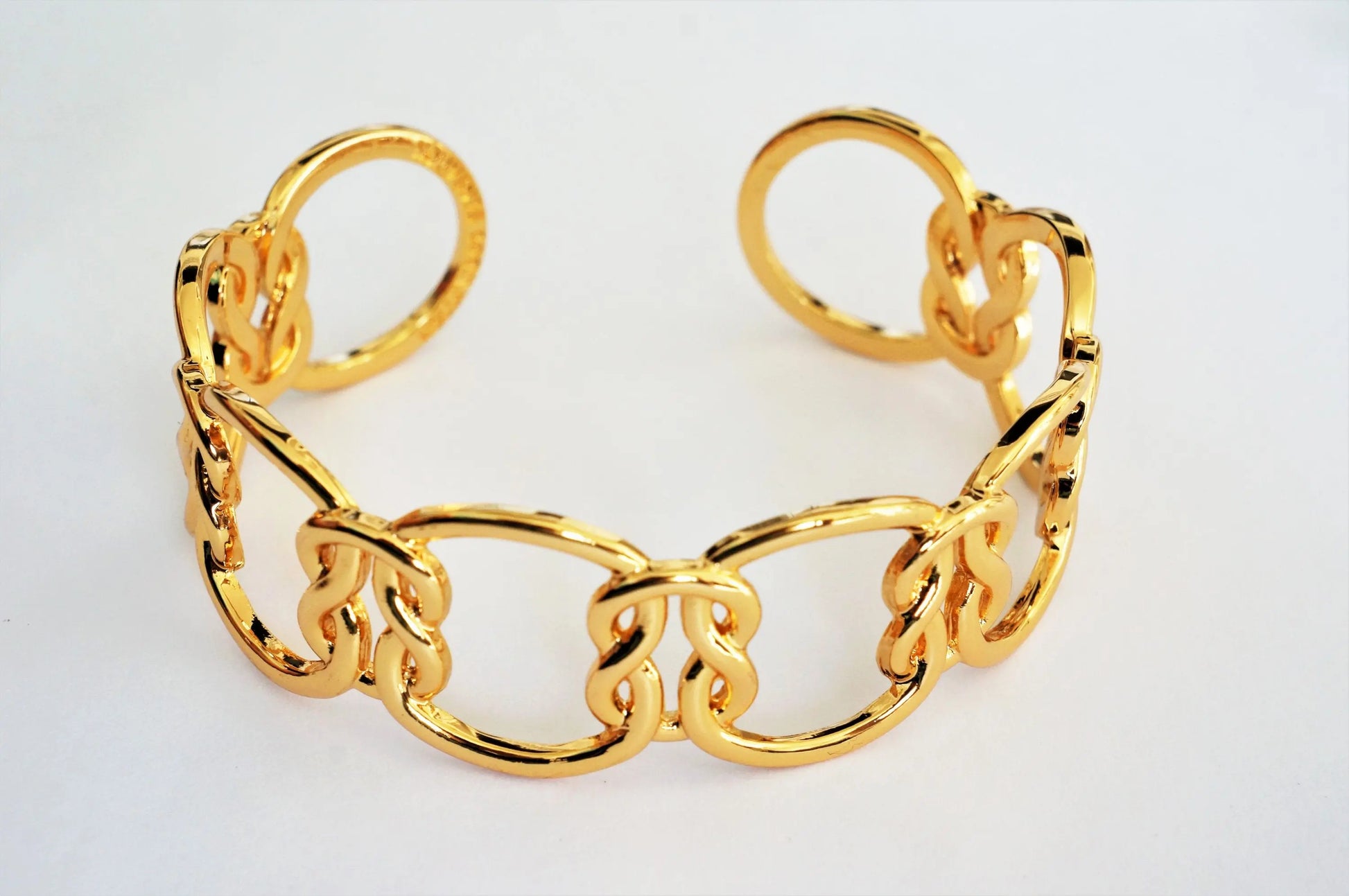 Love Knot Bracelet Raspberry Hades