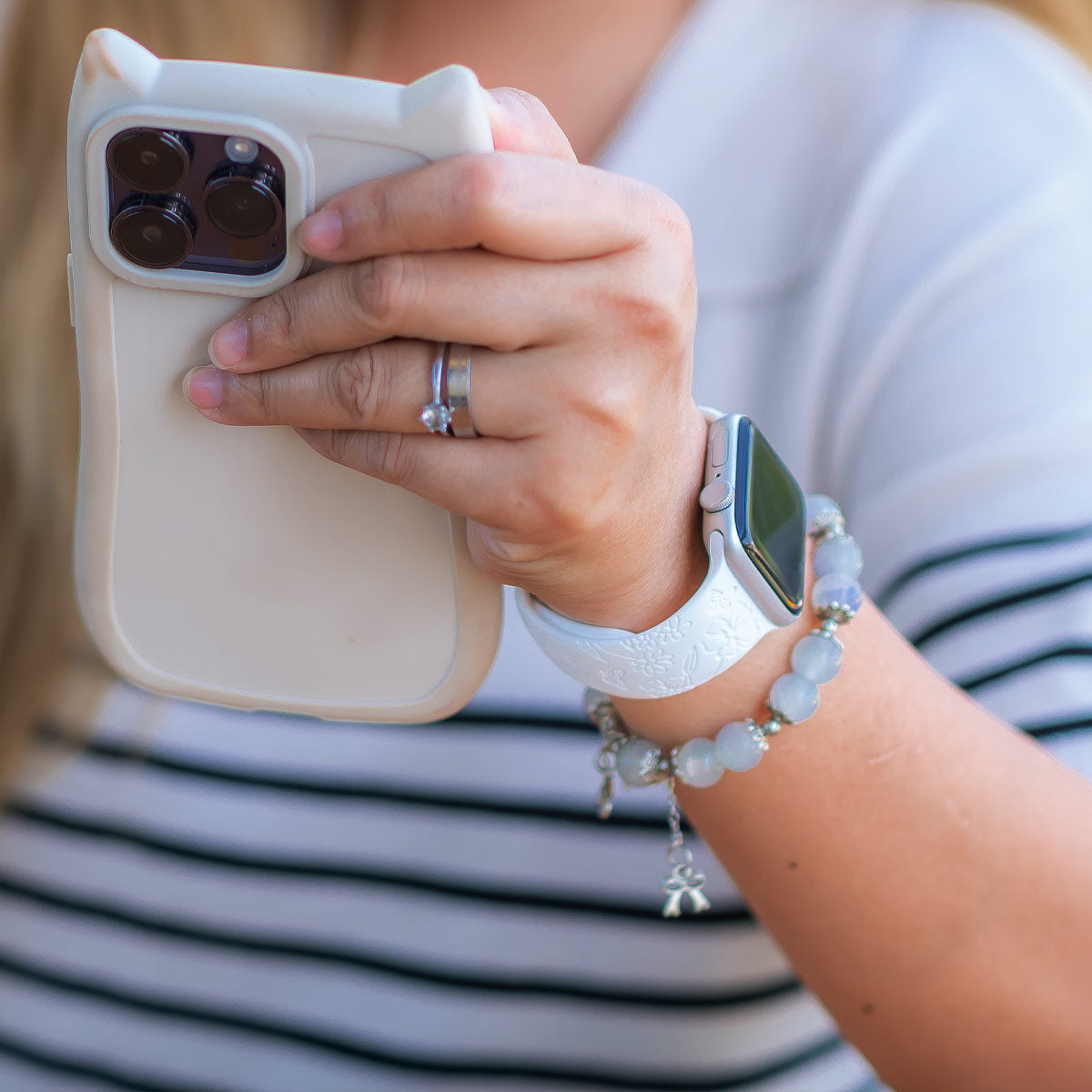 Levo Floral Engraved Silicone Band Personalized Strap Store