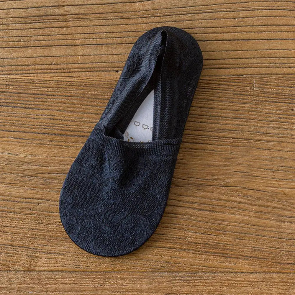 Fashion No-Show Socks – Lace Edge & Non-Slip Comfort!