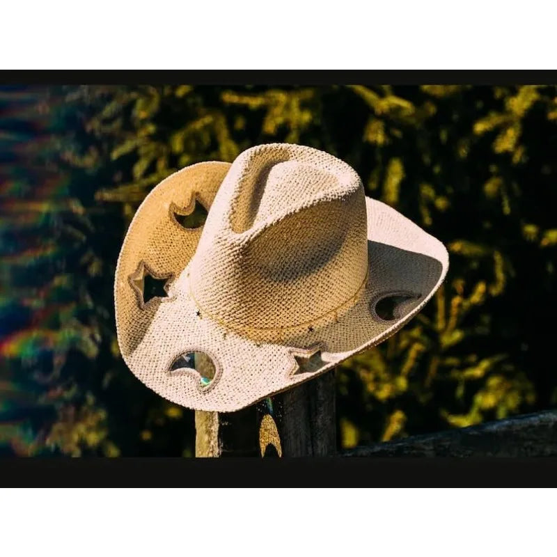 Sombrero de vaquera Prism – ¡Resplandor arcoíris y protección solar en uno!