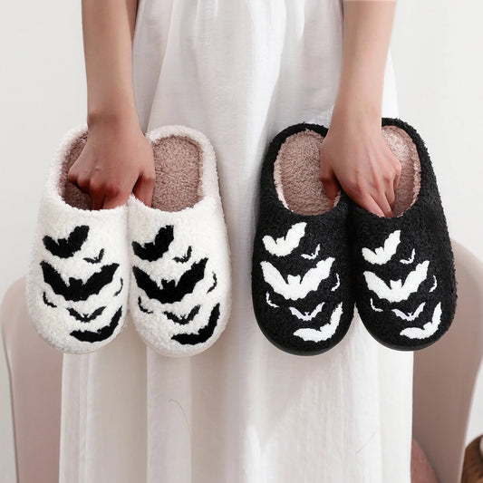 Halloween Bat Pattern Embroidered Plush Home Thick-Soled Comfortable Woolen Cotton Slippers Personalized Warm Non-Slip Indoor Slippers for Men and Women Can Wear Holiday Gifts
