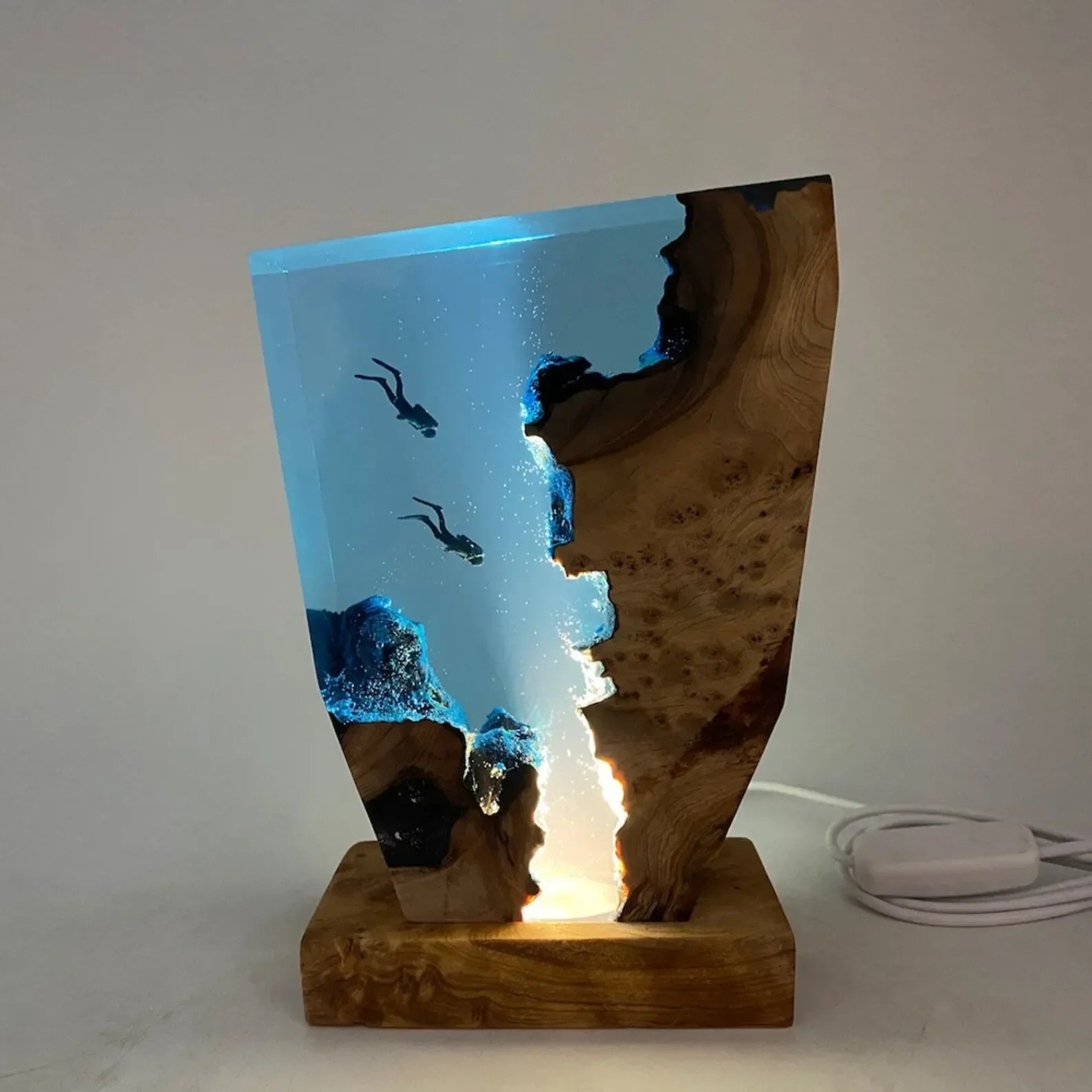[Funny] Ocean karst cave Diver night light LED Light Action Figure Collection model home decoration Ornaments kids birthday gift Kidstoy 2015 Store
