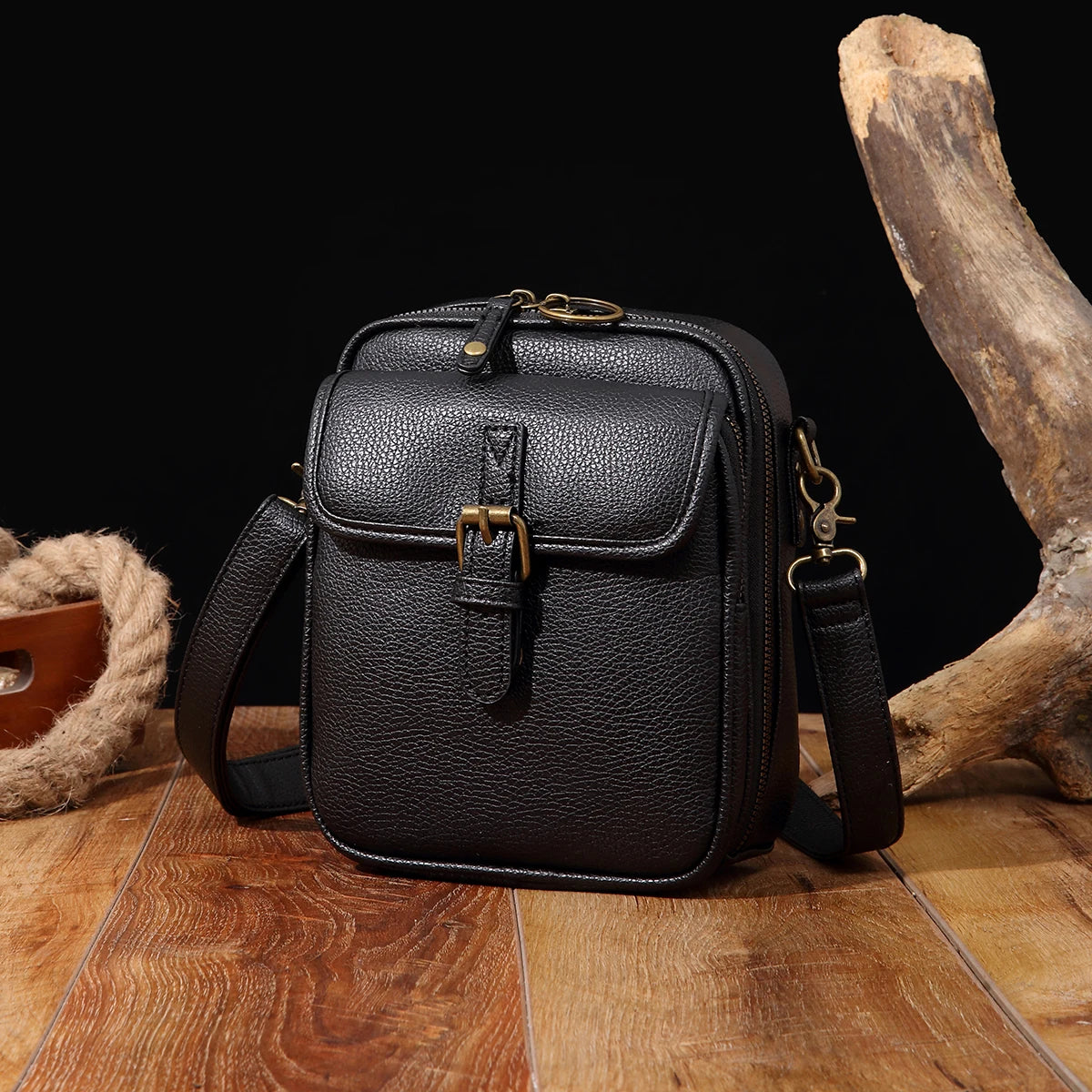 Chic Carry: Women's Leather Crossbody Bag