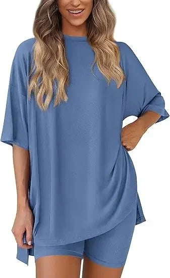 Breezy Lounge Duo – Oversized Shirt & Shorts Set for Ultimate Comfort!