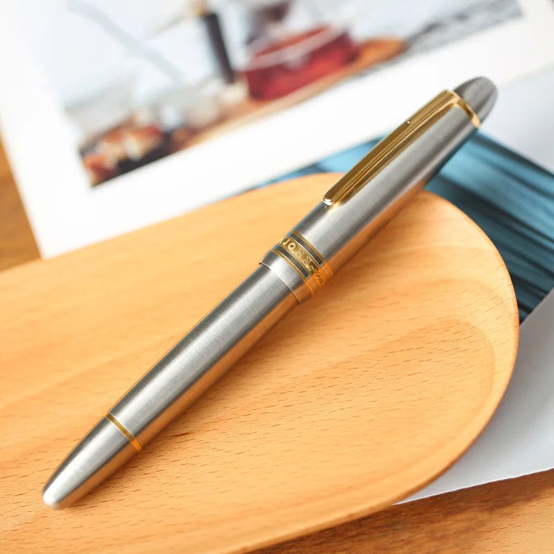 Pluma estilográfica MAJOHN Titanium Alloy Ti-136 Piston Pen Metal Brushed Antideslizante Patrón de Martillo Versión EF/F Pluma de regalo para escritura