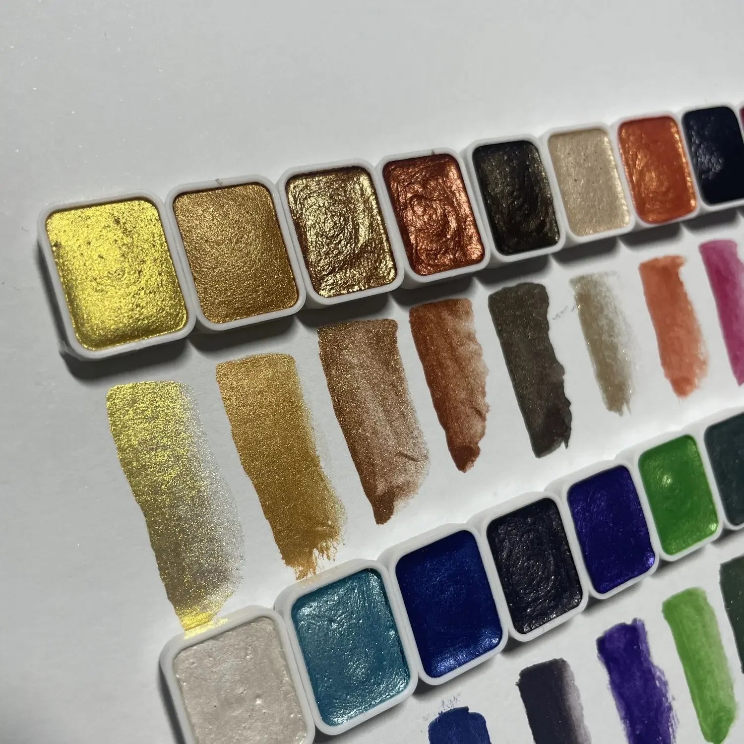 Endless Creativity: Shifting Watercolor Painting Set for Artists of All Levels Gtheimn Art Supplies Store