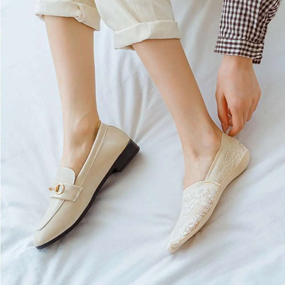Fashion No-Show Socks – Lace Edge & Non-Slip Comfort!