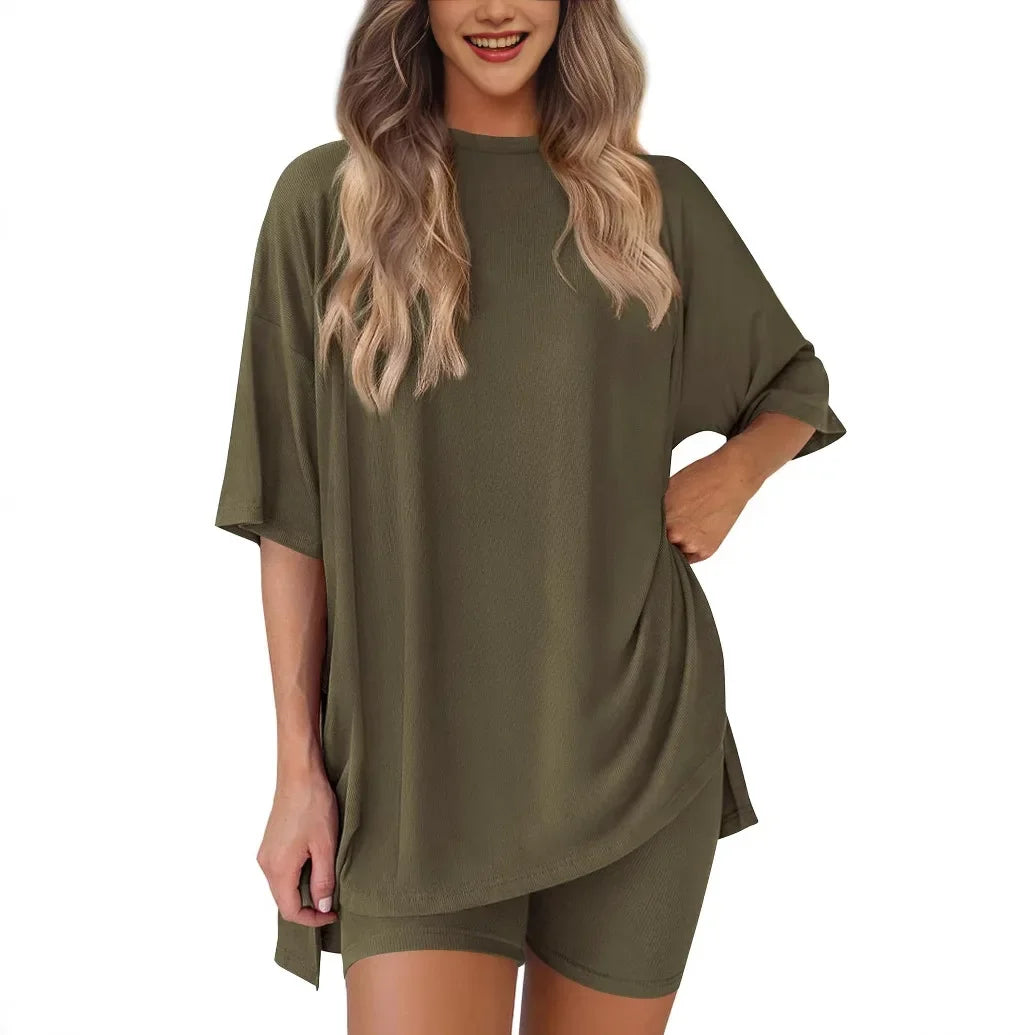 Breezy Lounge Duo – Oversized Shirt & Shorts Set for Ultimate Comfort!