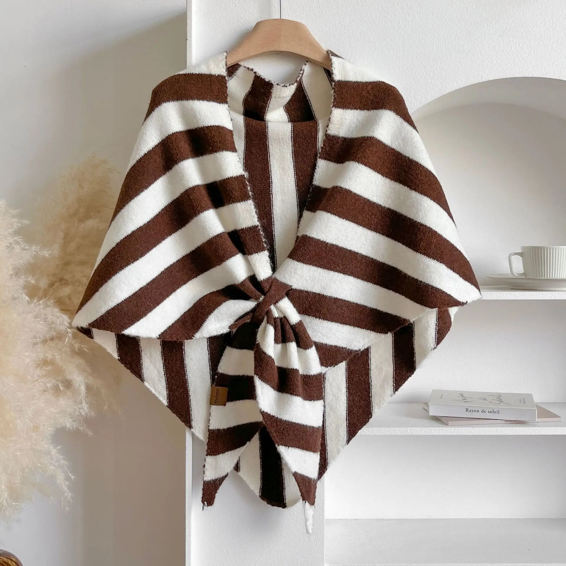CozyCharm™ Scarf – Effortless Style, All-Day Comfort