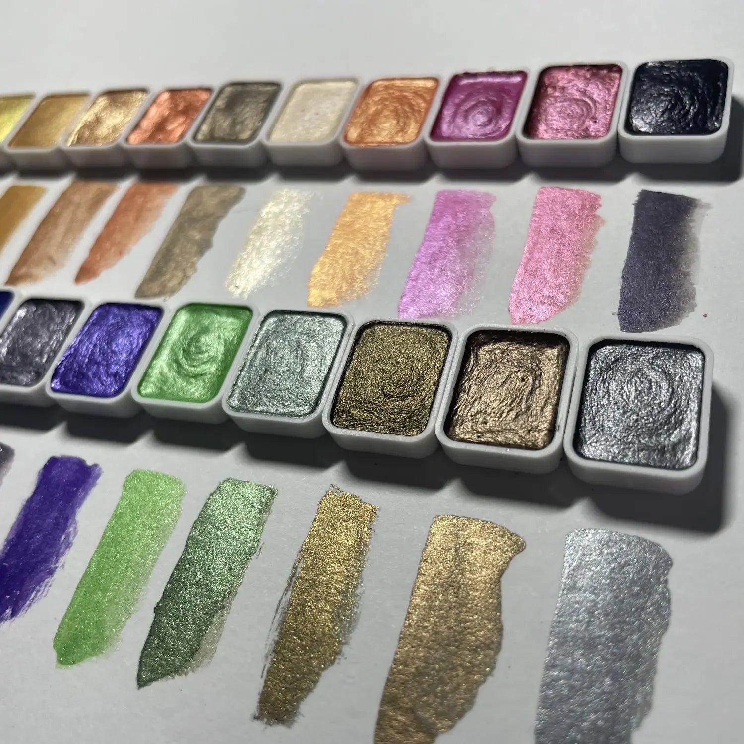 Endless Creativity: Shifting Watercolor Painting Set for Artists of All Levels Gtheimn Art Supplies Store