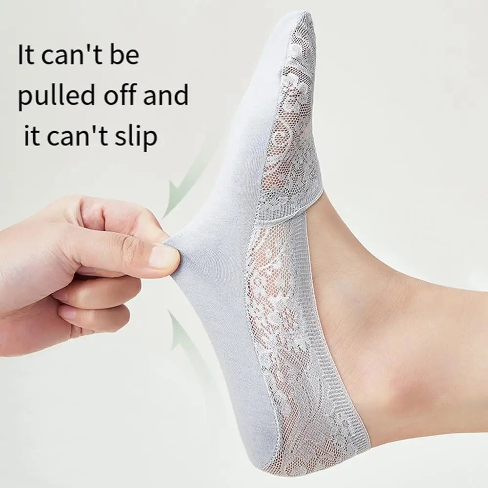 Fashion No-Show Socks – Lace Edge & Non-Slip Comfort!
