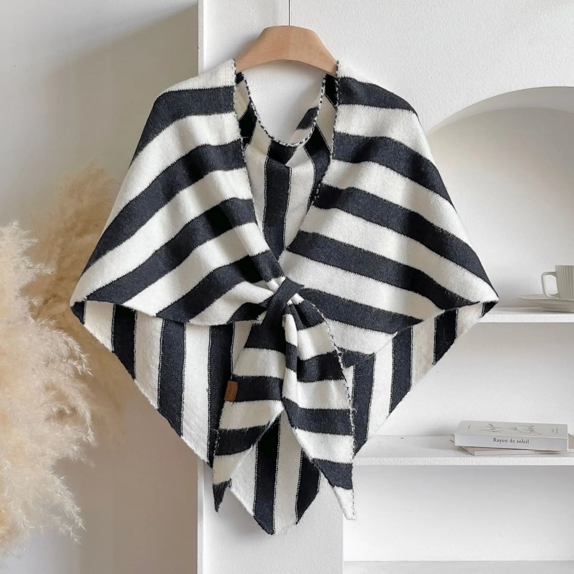 CozyCharm™ Scarf – Effortless Style, All-Day Comfort