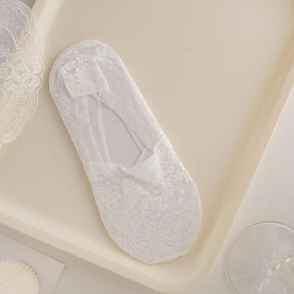 Fashion No-Show Socks – Lace Edge & Non-Slip Comfort!
