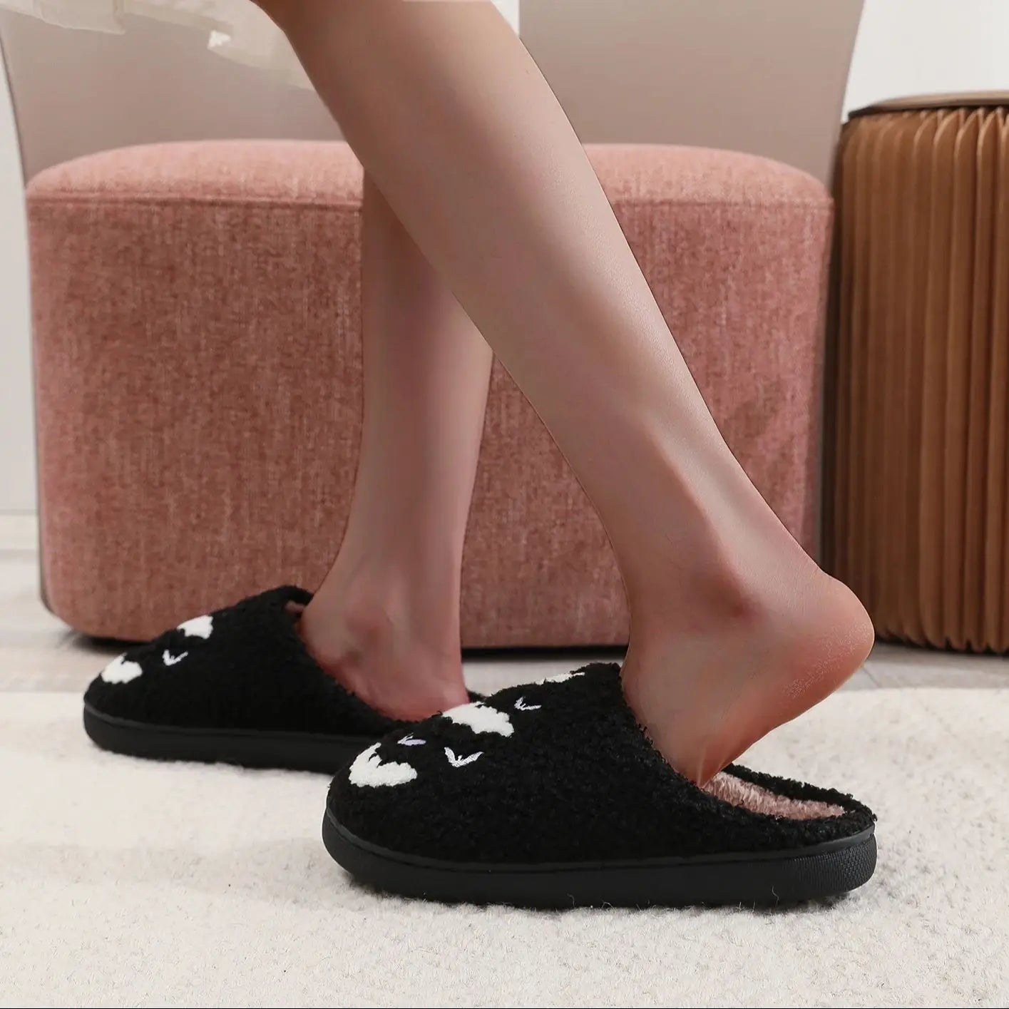 Halloween Bat Pattern Embroidered Plush Home Thick-Soled Comfortable Woolen Cotton Slippers Personalized Warm Non-Slip Indoor Slippers for Men and Women Can Wear Holiday Gifts