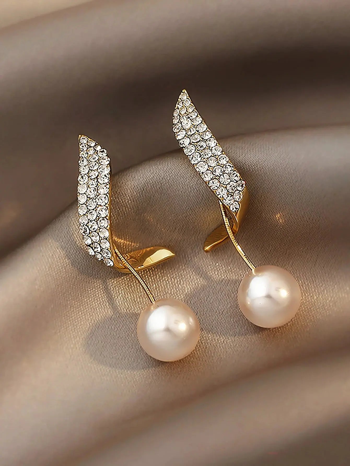 2 Pieces Of Women's Trendy And Elegant Pearl Tassel Earrings, Outdoor