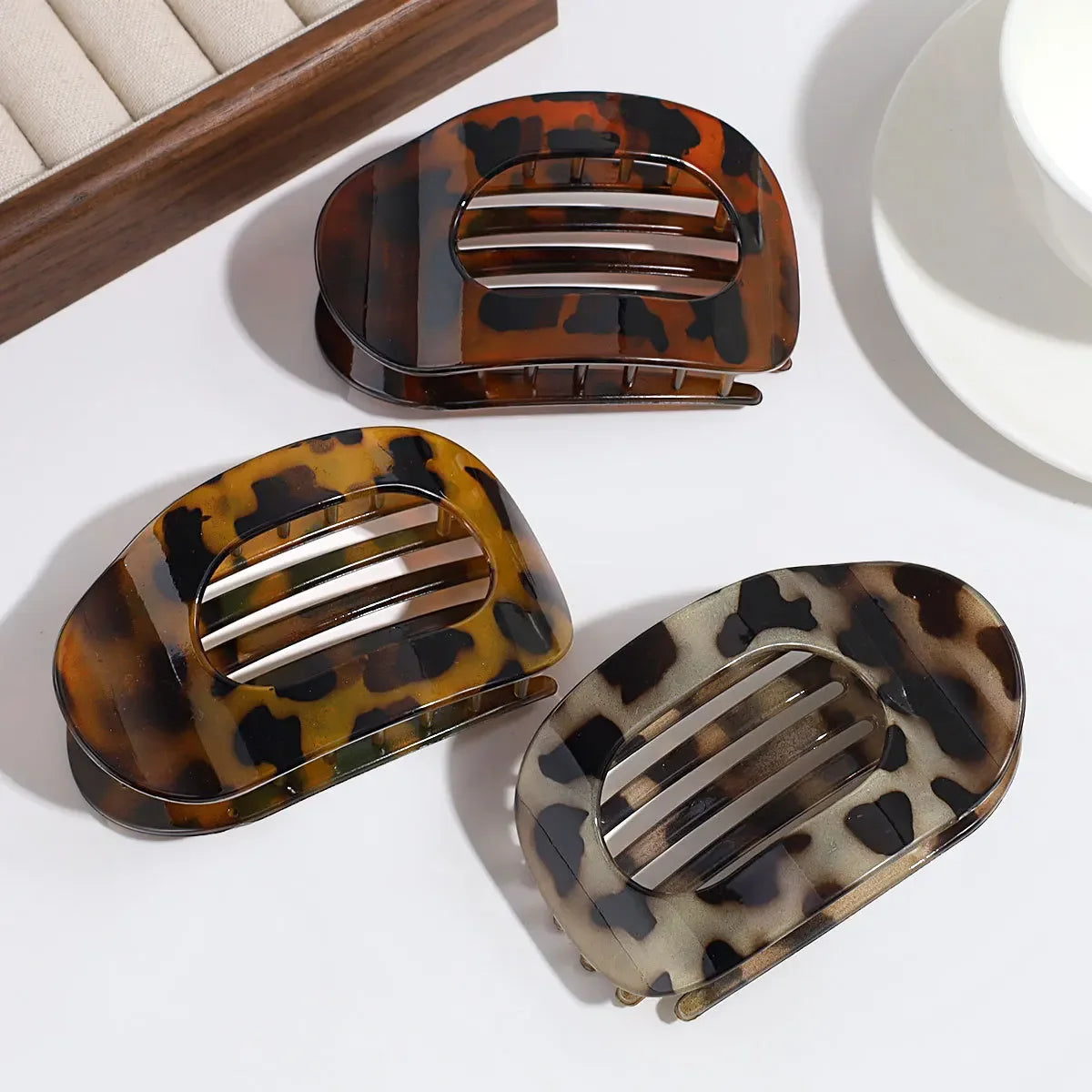 Sleek & Strong Claw Clip – No Bump, All Grip!