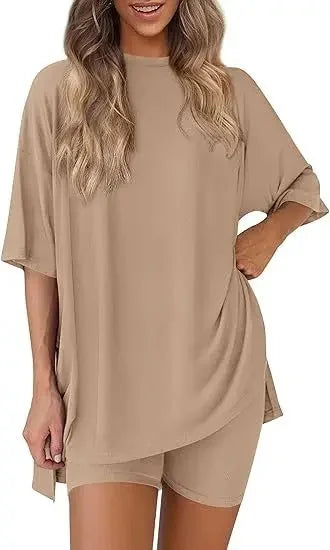 Breezy Lounge Duo – Oversized Shirt & Shorts Set for Ultimate Comfort!