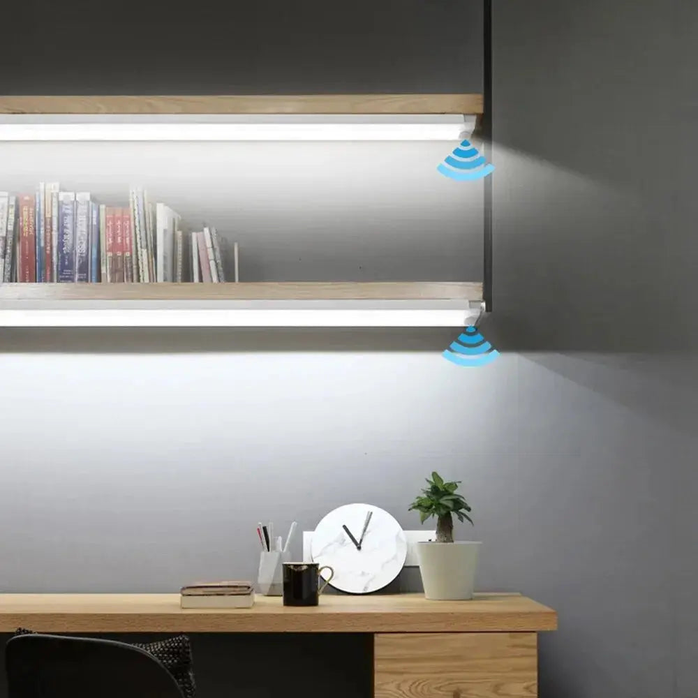 Luz nocturna de inducción recargable tipo C con sensor de movimiento LED para armario