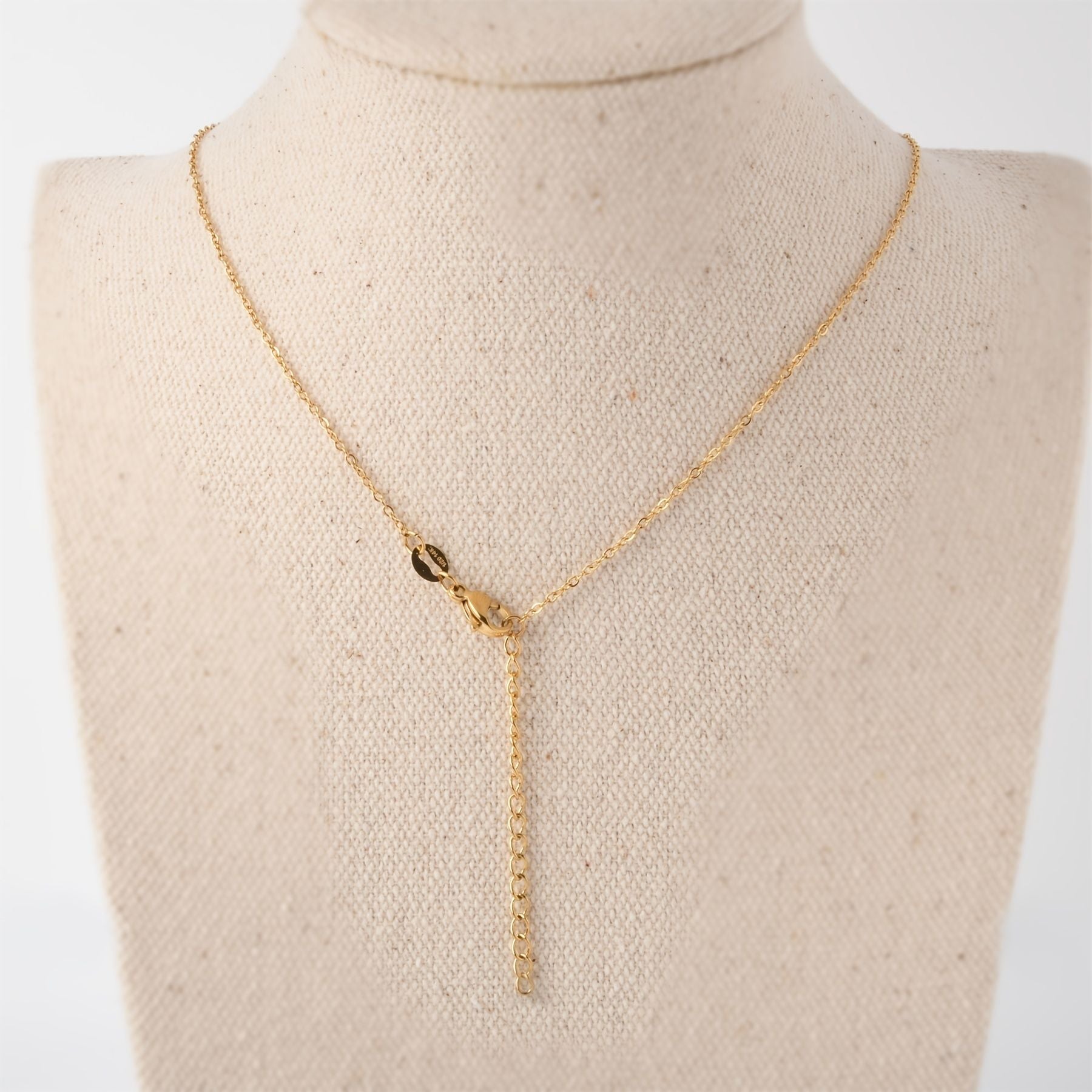 View details for Simple Flower Shape Pendant Necklace Inlaid Shiny Zircon 18K Gold 